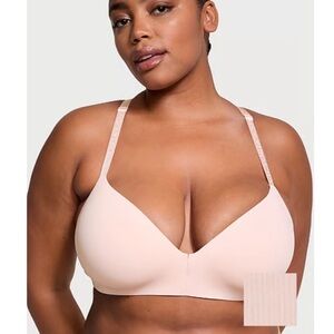 NWOT Victoria's Secret Light Pink front close, racerback.  NWOT